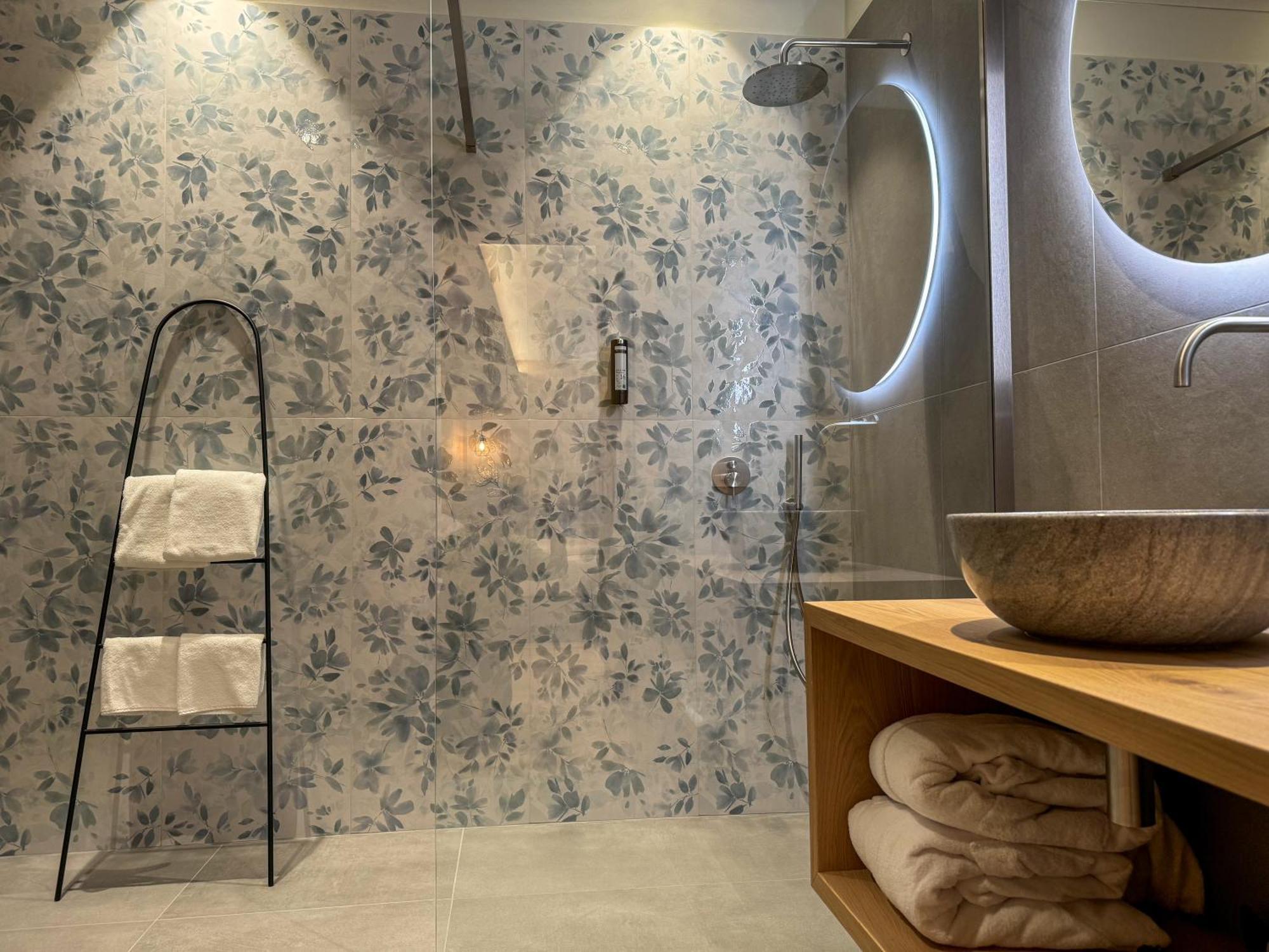 Vivi Suites & Spa - Boutique Guest House Molveno Exterior foto